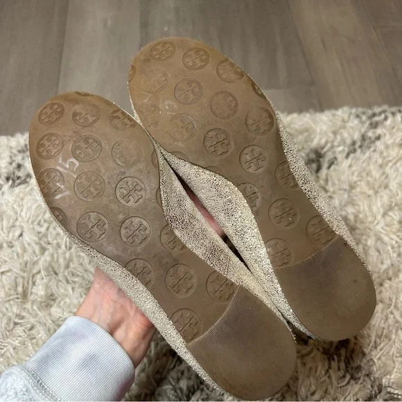 Tory Burch Gold Flats 6.5 - Picture 3 of 12